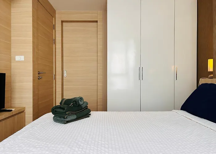 Prime Two Bedrooms Silom Apartment Bangkok